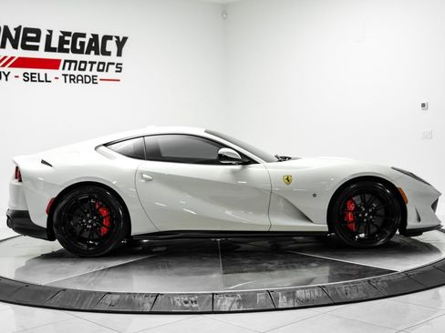 Used 2019 Ferrari 812 Superfast RWD image 8