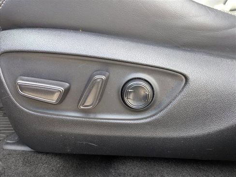 Used 2021 Toyota RAV4 XLE Premium image 11