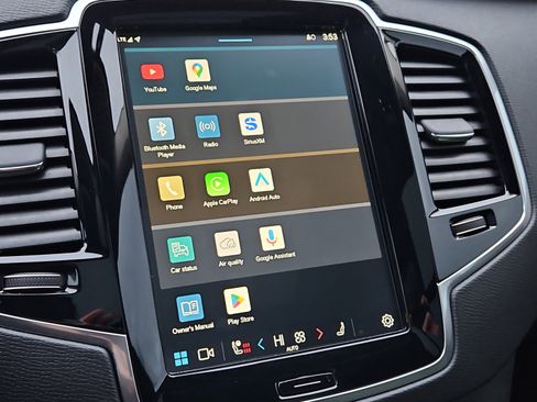 Used 2024 Volvo XC90 B5 Plus image 11