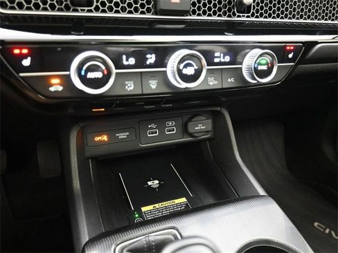 Used 2022 Honda Civic Touring image 32