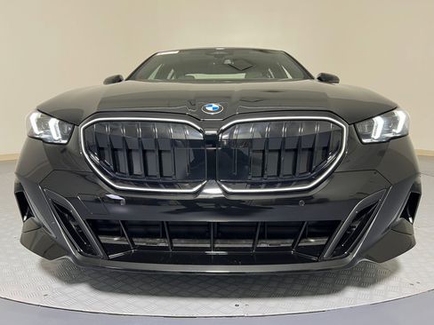Used 2026 BMW 530i w/ M Sport Package RWD image 6
