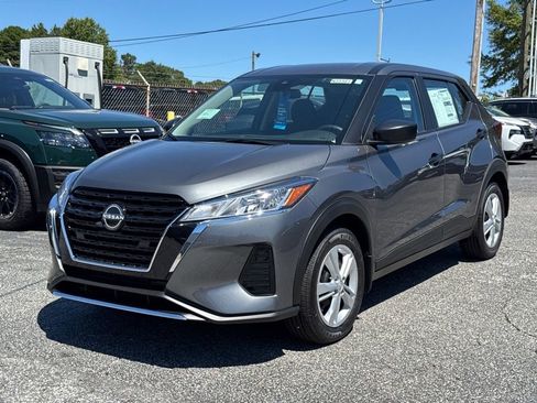 New 2025 Nissan Kicks Play S FWD image 7