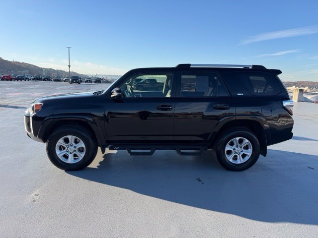 Used 2023 Toyota 4Runner SR5 Premium w/ Moonroof Package AWD/4WD image 10