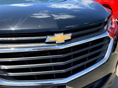 Used 2019 Chevrolet Equinox LS image 29