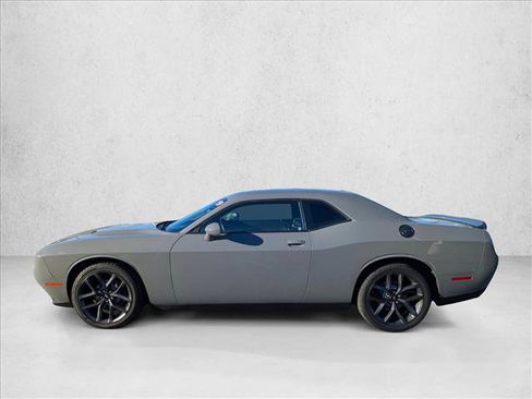 Used 2019 Dodge Challenger SXT w/ Blacktop Package image 9