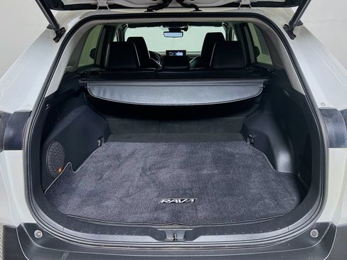 Used 2020 Toyota RAV4 Limited AWD/4WD image 22