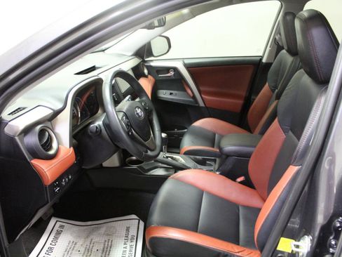 Used 2015 Toyota RAV4 Limited w/ Technology Package image 17