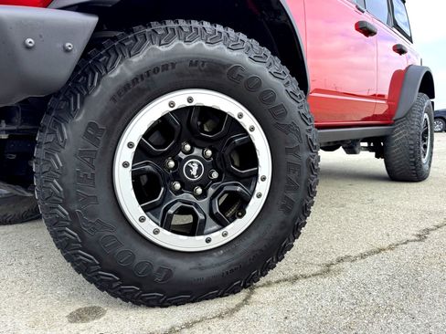 Used 2021 Ford Bronco Badlands image 2