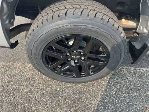 Used 2022 Chevrolet Silverado 1500 Custom AWD/4WD image 44