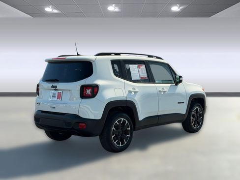 Used 2023 Jeep Renegade Latitude AWD/4WD image 9