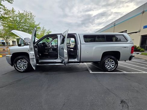 Used 2013 Chevrolet Silverado 3500 LT w/ Interior Plus Package AWD/4WD image 23