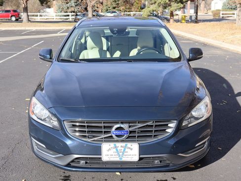 Used 2015 Volvo V60 T5 Premier image 12