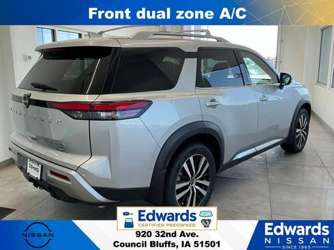 Used 2024 Nissan Pathfinder Platinum AWD/4WD image 9