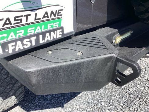 Used 2017 Jeep Wrangler Rubicon w/ Connectivity Group image 10