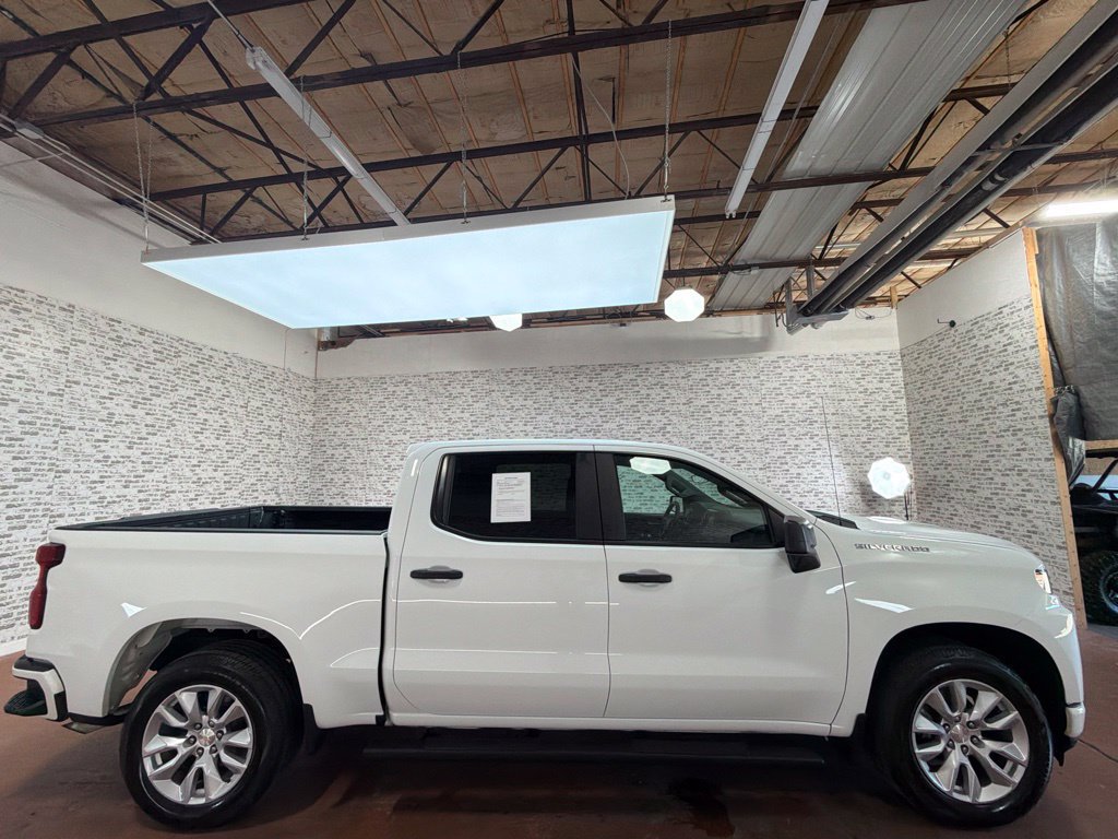 Used 2022 Chevrolet Silverado 1500 Custom w/ Safety Confidence Package RWD image 8