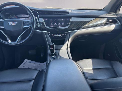 Used 2020 Cadillac XT6 Premium Luxury image 11