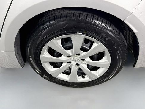 Certified 2022 Toyota Corolla LE FWD image 32