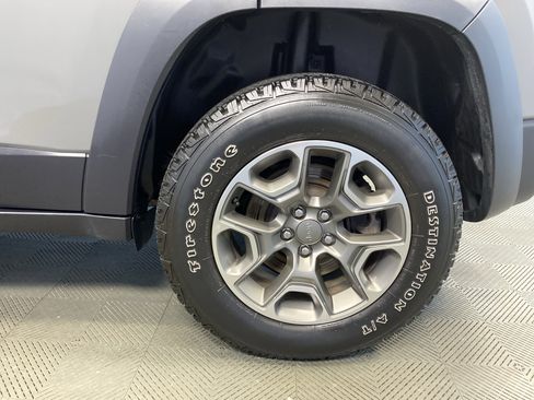 Used 2022 Jeep Cherokee Trailhawk image 37