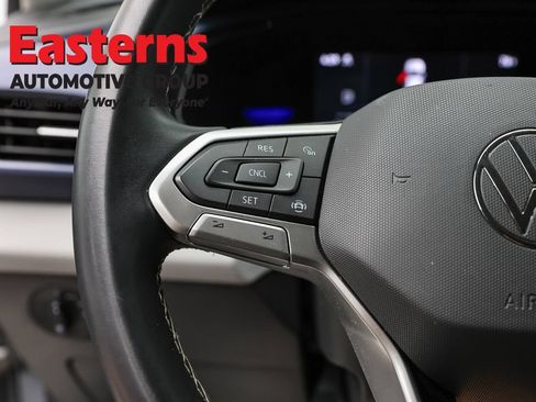 Used 2022 Volkswagen Taos SE AWD/4WD image 14