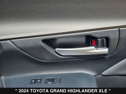 Used 2024 Toyota Grand Highlander FWD image 36