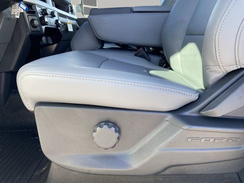 New 2026 Ford F250 XL w/ XL Chrome Package image 19