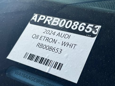 Used 2024 Audi Q8 e-tron Premium Plus w/ Premium Plus Package AWD/4WD image 3