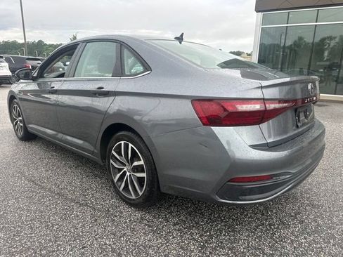 Used 2025 Volkswagen Jetta SE FWD image 14