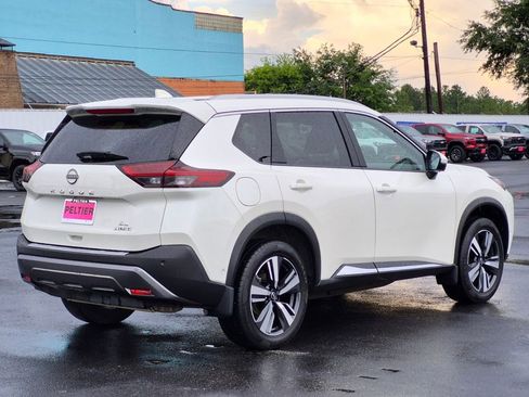Used 2023 Nissan Rogue SL w/ SL Premium Package FWD image 6