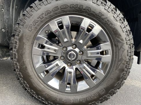 Used 2018 Nissan Titan Platinum Reserve image 13