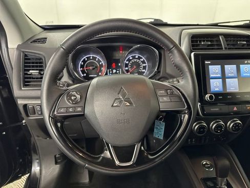 Used 2025 Mitsubishi Outlander Sport LE image 14