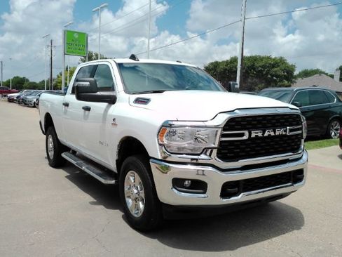 Used 2023 RAM 2500 Big Horn w/ Level 1 Equipment Group AWD/4WD image 4