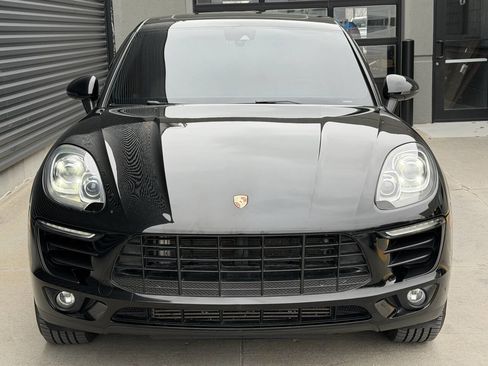 Used 2018 Porsche Macan Base AWD 4dr SUV image 4