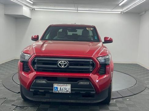 Certified 2025 Toyota Tacoma SR5 AWD/4WD image 6