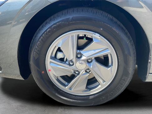 New 2026 Hyundai Elantra SE FWD image 25