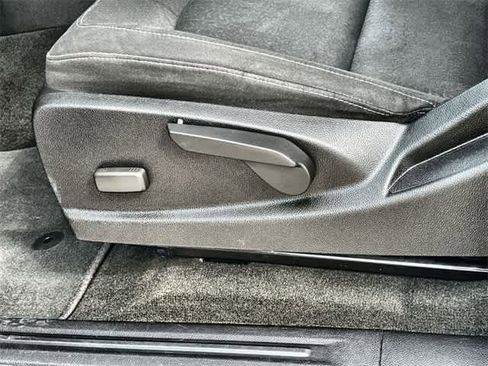 Used 2015 GMC Canyon SLE w/ SLE Convenience Package image 30