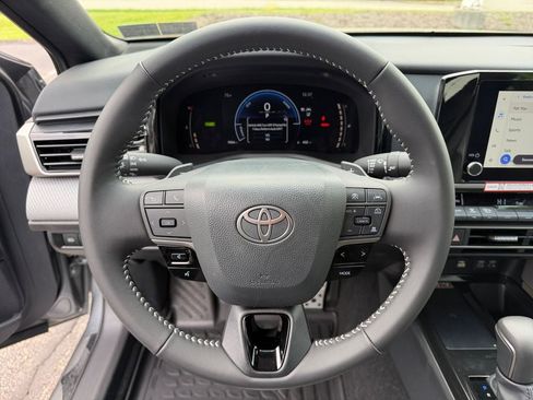 Used 2026 Toyota Camry SE w/ Convenience Package FWD image 15