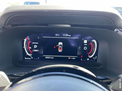 Used 2024 Nissan Pathfinder Platinum image 21