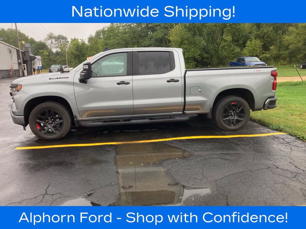 Used 2023 Chevrolet Silverado 1500 RST w/ Redline Edition AWD/4WD image 3