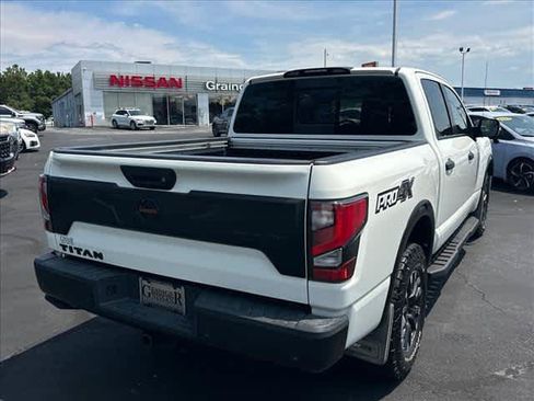 Used 2021 Nissan Titan PRO-4X w/ Pro-4x Convenience Package AWD/4WD image 3