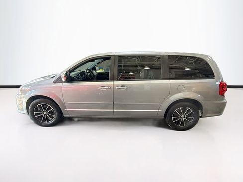Used 2015 Dodge Grand Caravan SXT image 9