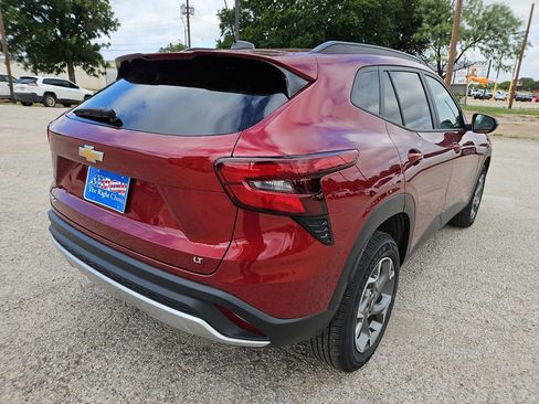 Used 2025 Chevrolet Trax LT FWD image 10