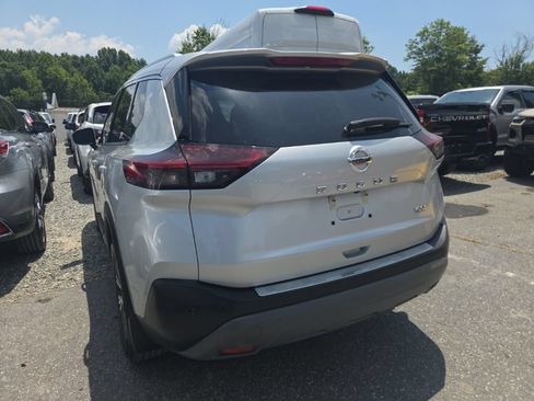Used 2021 Nissan Rogue SV w/ Premium Package FWD image 5