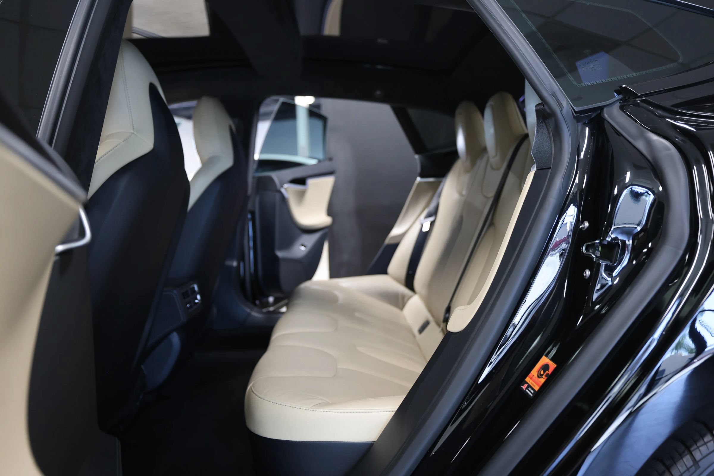 Used 2015 Tesla Model S 85 RWD image 46