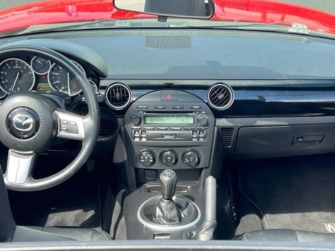Used 2006 MAZDA MX-5 Miata Grand Touring RWD image 35