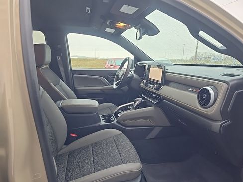 Used 2024 Chevrolet Colorado ZR2 w/ Technology Package image 25