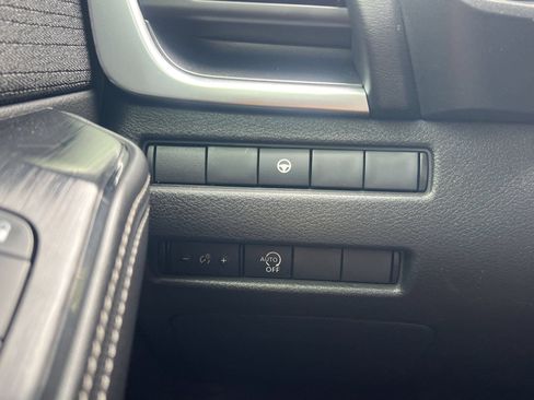 Certified 2023 Nissan Rogue SV FWD image 14