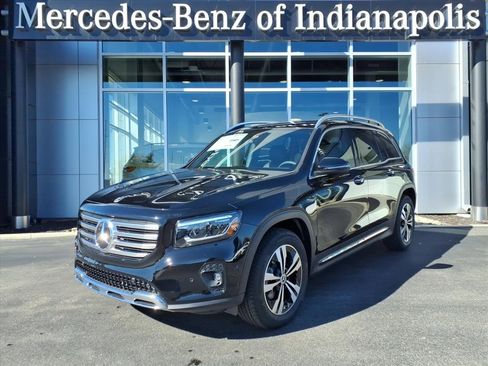 New 2025 Mercedes-Benz GLB 250 4MATIC image 1