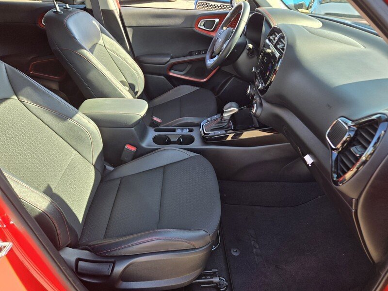 Certified 2025 Kia Soul GT-Line w/ GT-Line Technology Package FWD image 16