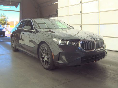 Used 2026 BMW 530i xDrive AWD/4WD image 3