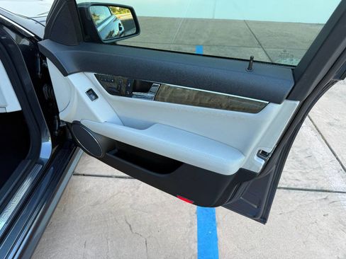 Used 2010 Mercedes-Benz C 63 AMG Sedan image 12